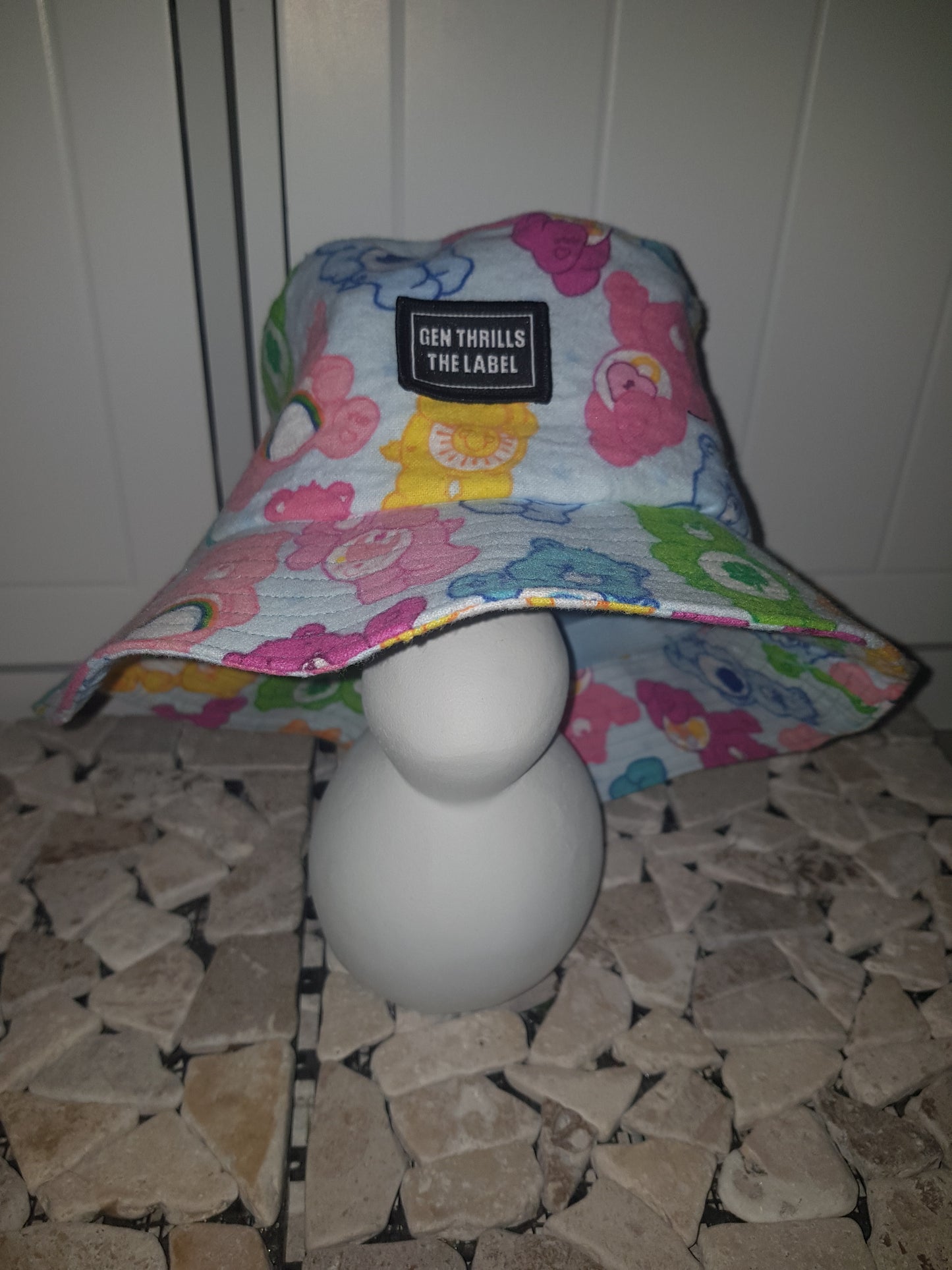 GEN THRILLS THE LABEL - Adults Bucket Hat - Care Bear